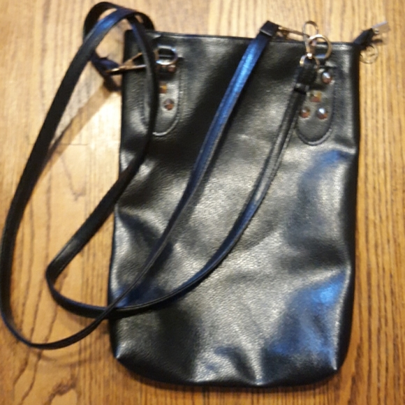 Super Cute & Stylish Skull Purse!! - Picture 4 of 4